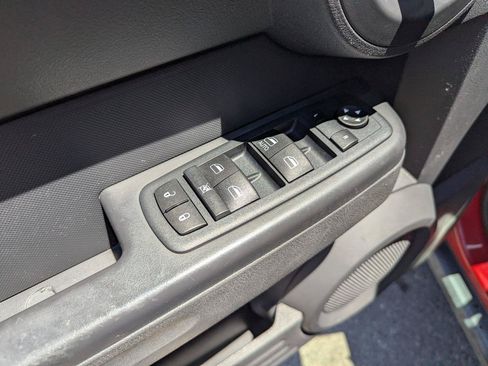 Used 2011 Dodge Nitro Heat w/ Popular Equipment Group AWD/4WD image 10
