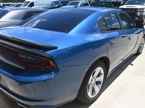 Used 2020 Dodge Charger SXT w/ Blacktop Package image 12