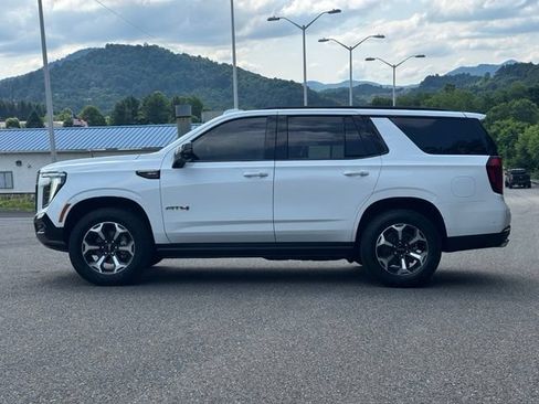 New 2026 GMC Yukon AT4 Ultimate w/ LPO, Floor Liner Package AWD/4WD image 4