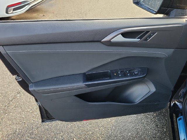 Certified 2026 Volkswagen Taos SE FWD image 13