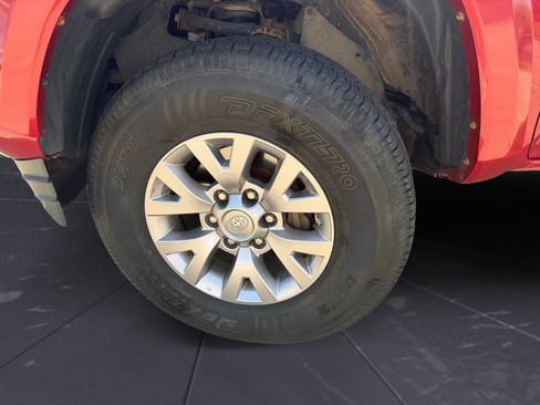 Used 2018 Toyota Tacoma SR5 RWD image 14