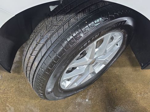 Used 2024 Chevrolet Equinox LT w/ LPO, Floor Liner Package image 35