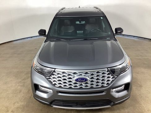Used 2022 Ford Explorer Platinum w/ Equipment Group 601A AWD/4WD image 2
