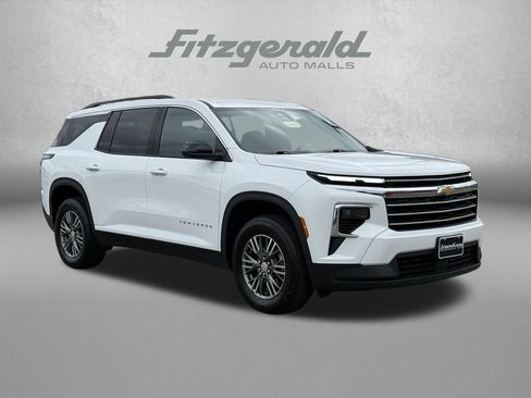 Used 2026 Chevrolet Traverse LT AWD/4WD image 1