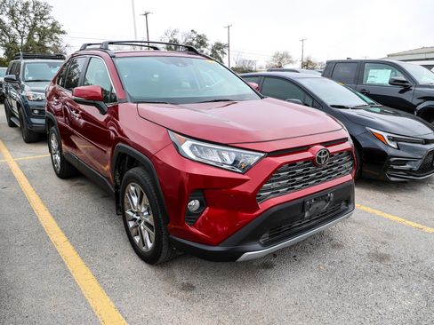 Used 2019 Toyota RAV4 Limited image 6