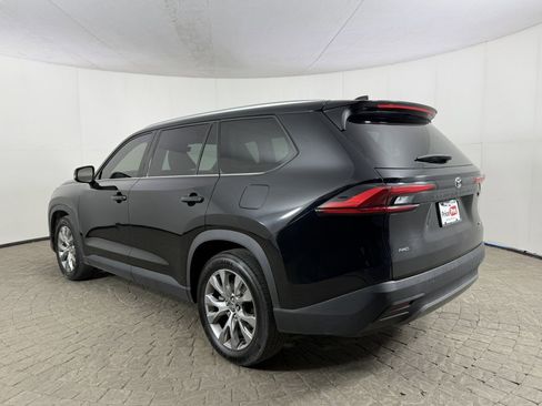 Used 2024 Toyota Grand Highlander AWD image 5