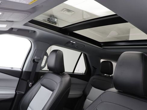 Used 2023 Ford Explorer XLT w/ Equipment Group 202A image 17