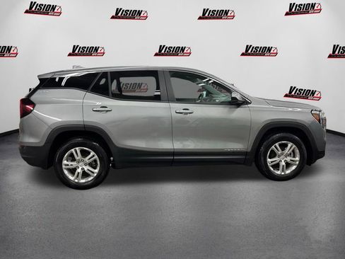 Used 2023 GMC Terrain SLE image 4