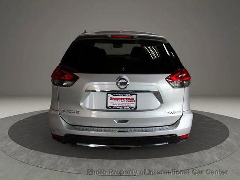 Used 2017 Nissan Rogue SV w/ SV Premium Package image 6