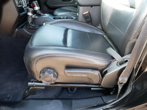 Used 2020 Jeep Wrangler Unlimited Sahara image 20