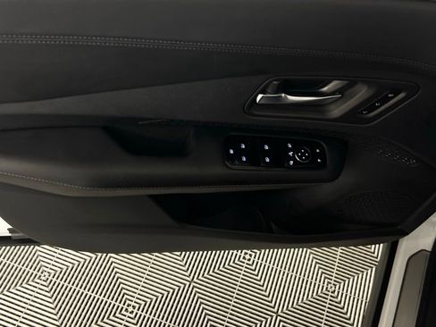 Used 2024 Nissan Ariya AWD image 23