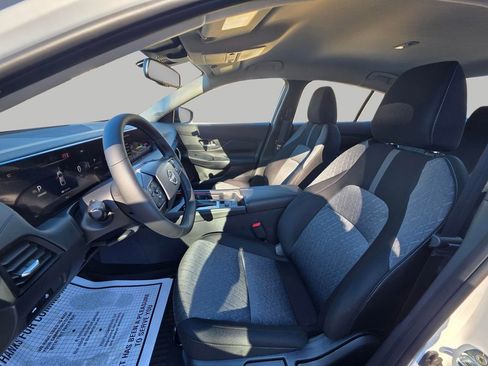 New 2026 Nissan Sentra SV w/ SV Convenience Package FWD image 22
