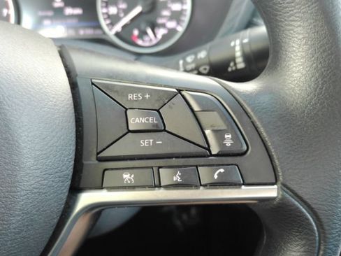 Used 2025 Nissan Sentra SV FWD image 35