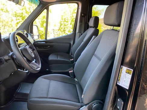Used 2025 Mercedes-Benz Sprinter 2500 image 26