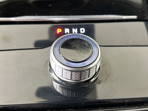 Used 2023 Jeep Grand Cherokee Laredo AWD/4WD image 24