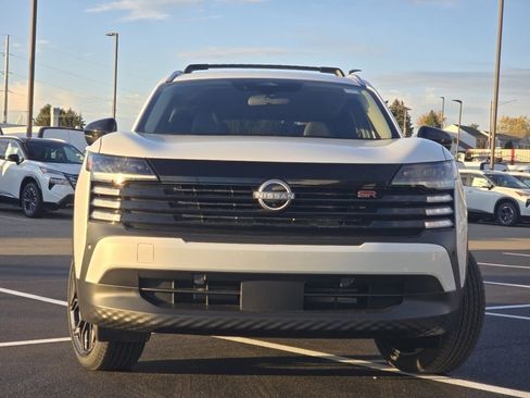 New 2026 Nissan Kicks SR w/ Cold Weather Package image 7