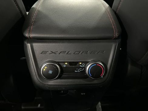 Used 2025 Ford Explorer ST-Line AWD/4WD image 36