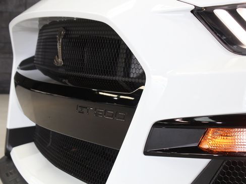 Used 2021 Ford Mustang Shelby GT500 w/ Carbon Fiber Track Pack RWD image 8