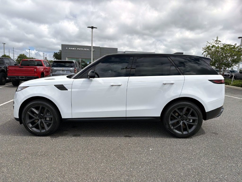 New 2027 Land Rover Range Rover Sport SE AWD/4WD image 2