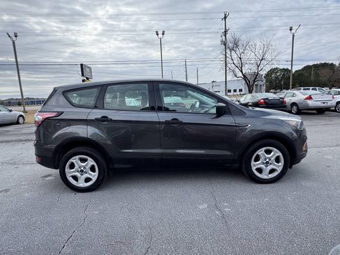 Used 2018 Ford Escape S image 5