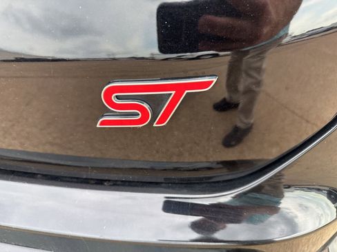 Used 2019 Ford Edge ST w/ Equipment Group 401A image 9