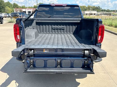 Used 2023 GMC Sierra 1500 SLT AWD/4WD image 24