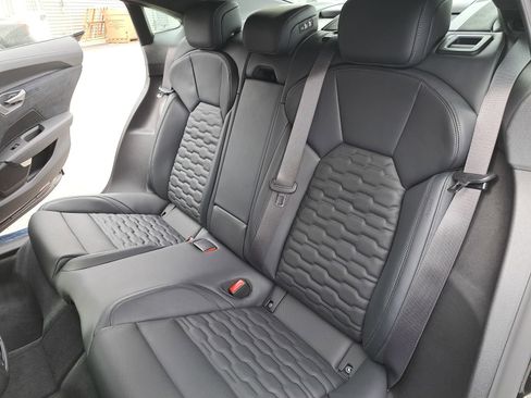 New 2026 Audi RS e-tron GT Base image 14