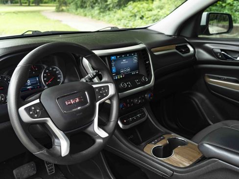 Used 2021 GMC Acadia SLE FWD image 15