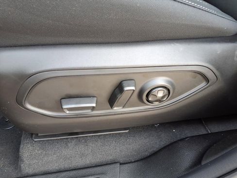 New 2026 Jeep Grand Cherokee Laredo image 11