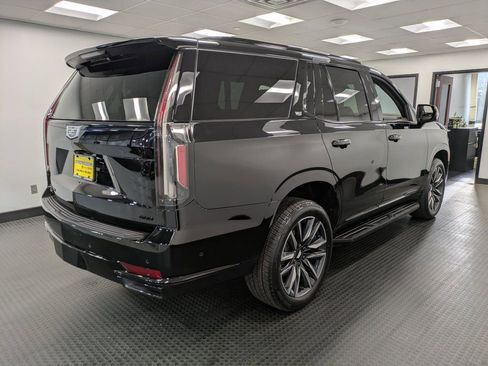 Used 2024 Cadillac Escalade Sport image 4