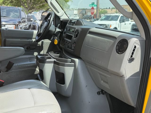 Used 2022 Ford E-350 and Econoline 350 Super Duty RWD image 15