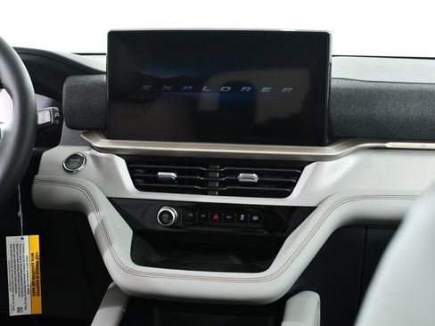 New 2026 Ford Explorer Active w/ Active Comfort Package AWD/4WD image 9