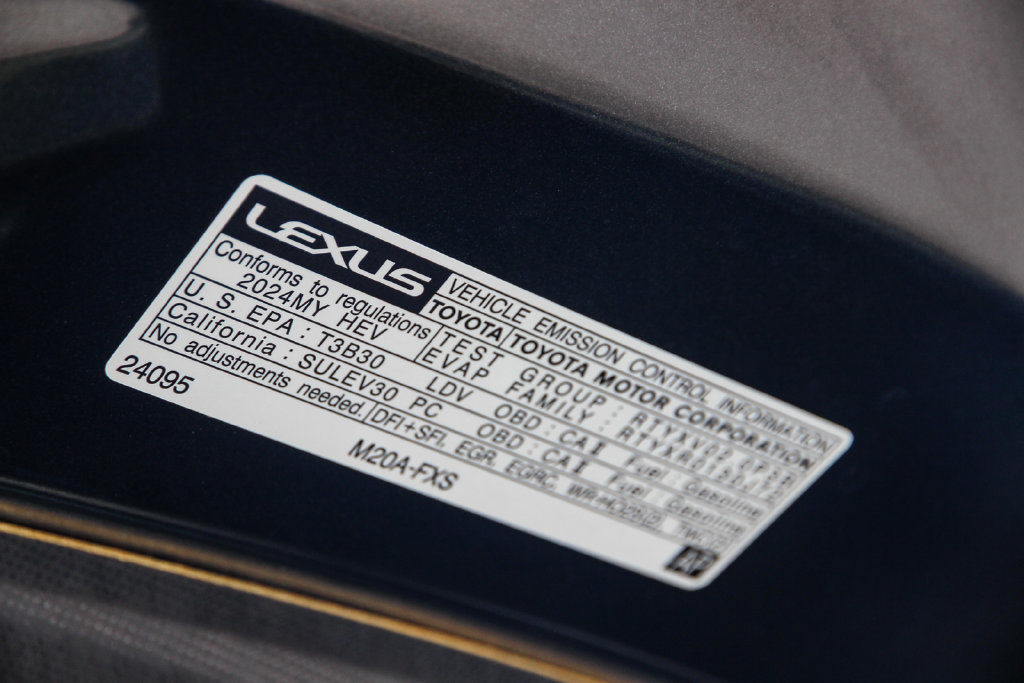 Certified 2024 Lexus UX 250h FWD image 28