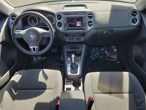 Used 2017 Volkswagen Tiguan Limited w/ Premium Package image 13