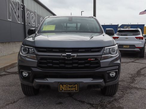 Used 2022 Chevrolet Colorado Z71 AWD/4WD image 2