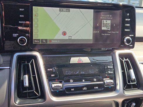 Used 2022 Kia Sorento EX w/ Panoramic Sunroof Package FWD image 31