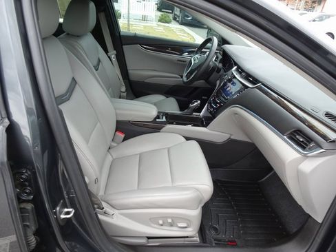 Used 2016 Cadillac XTS Luxury image 17