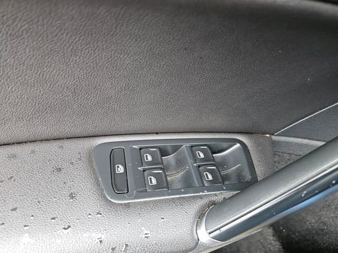 Used 2015 Volkswagen Golf TDI S image 16