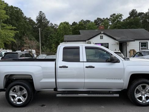 Used 2017 Chevrolet Silverado 1500 Custom w/ Custom Convenience Package AWD/4WD image 8