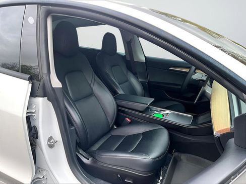 Used 2021 Tesla Model 3 Long Range image 15