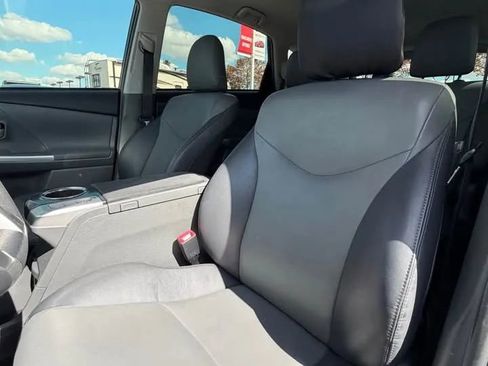 Used 2012 Toyota Prius V Five image 6