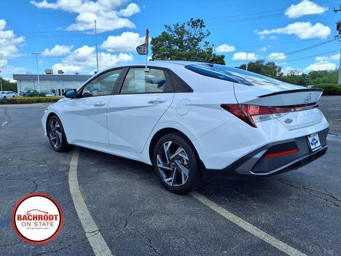 Used 2025 Hyundai Elantra Sport FWD image 3