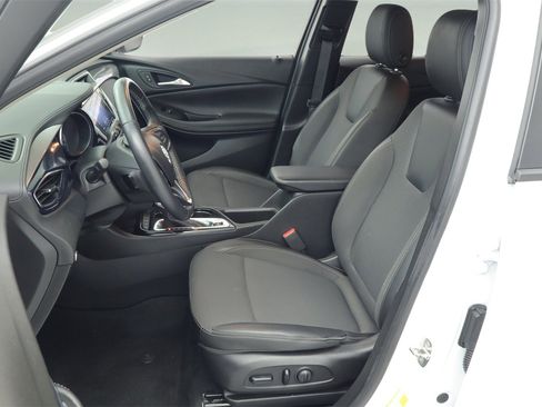 Used 2022 Buick Encore GX Preferred w/ Cold Weather Comfort Package image 16