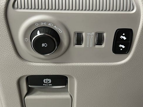 Used 2022 Jeep Wagoneer Series II image 34