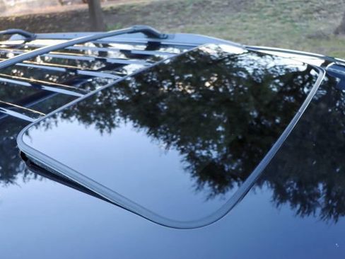 Used 2018 Chevrolet Tahoe LT image 9