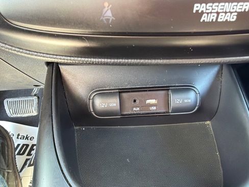 Used 2017 Kia Soul FWD image 31