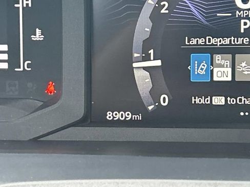 Used 2025 Toyota 4Runner SR5 image 30