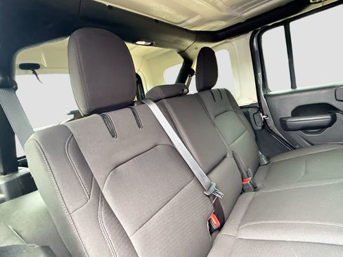 Used 2023 Jeep Wrangler Unlimited w/ Cold Weather Group AWD/4WD image 31