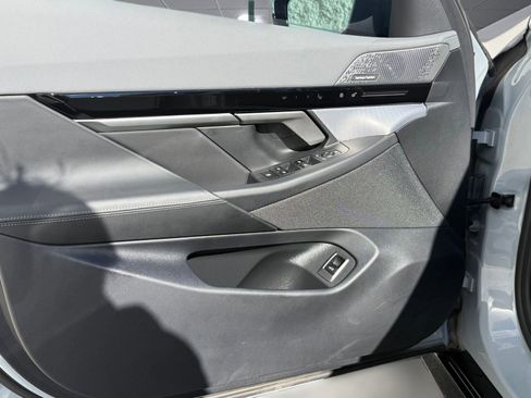 Used 2025 BMW 530i 530i w/ M Sport Package image 11