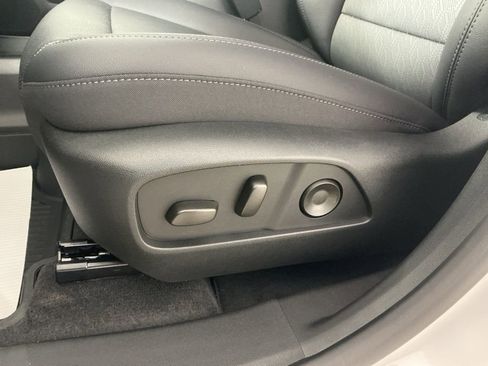New 2026 Chevrolet Equinox LT AWD/4WD image 6